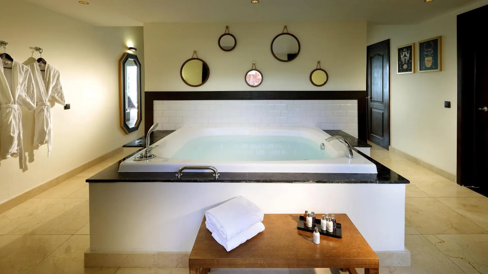 The Signature Level At Grand Palladium Lady Hamilton Resort & Spa Lucea