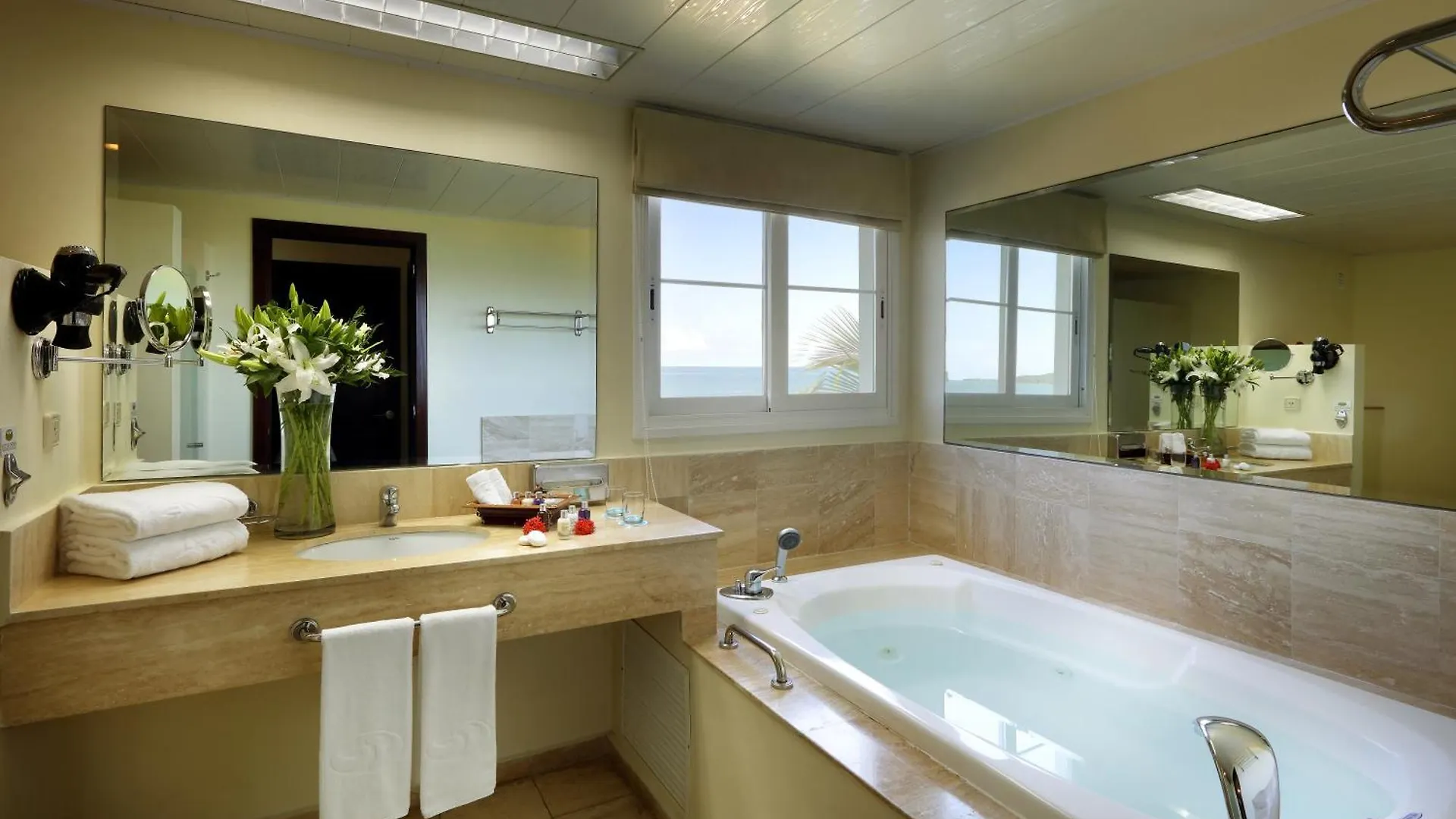 The Signature Level At Grand Palladium Lady Hamilton Resort & Spa Lucea